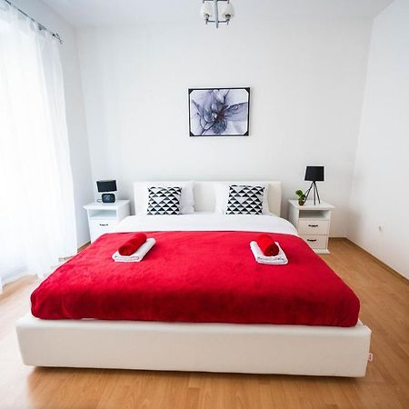 Bright And Modern 1Bdr Apartment In The Center Сараево Екстериор снимка