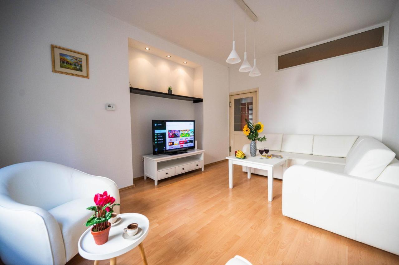 Bright And Modern 1Bdr Apartment In The Center Сараево Екстериор снимка