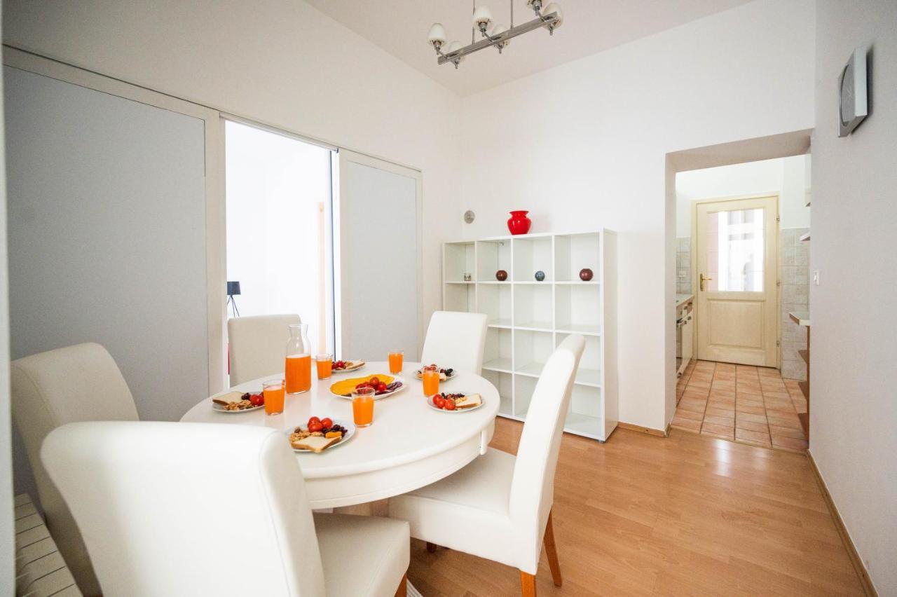 Bright And Modern 1Bdr Apartment In The Center Сараево Екстериор снимка