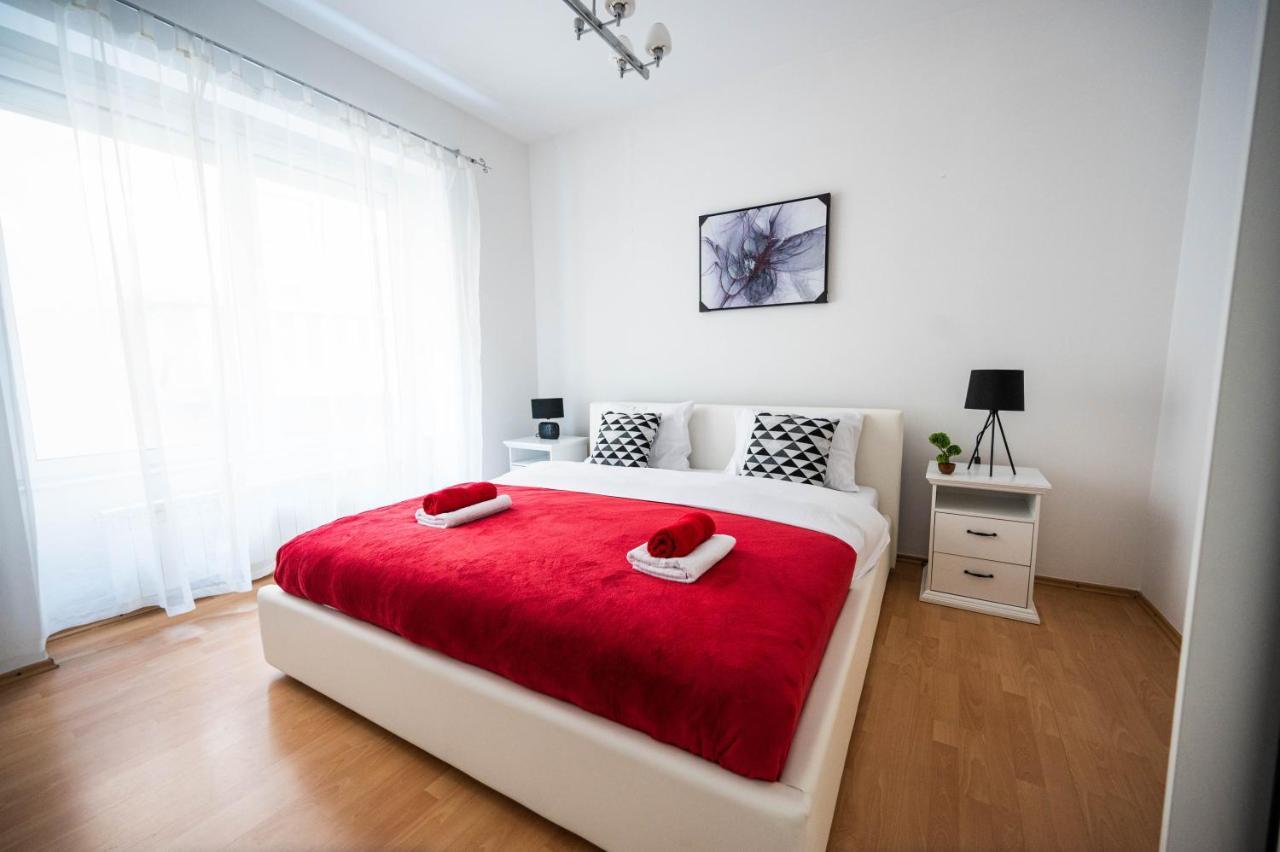 Bright And Modern 1Bdr Apartment In The Center Сараево Екстериор снимка