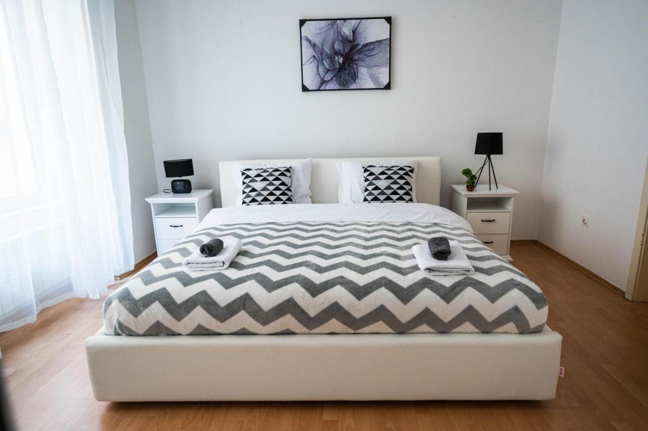 Bright And Modern 1Bdr Apartment In The Center Сараево Екстериор снимка