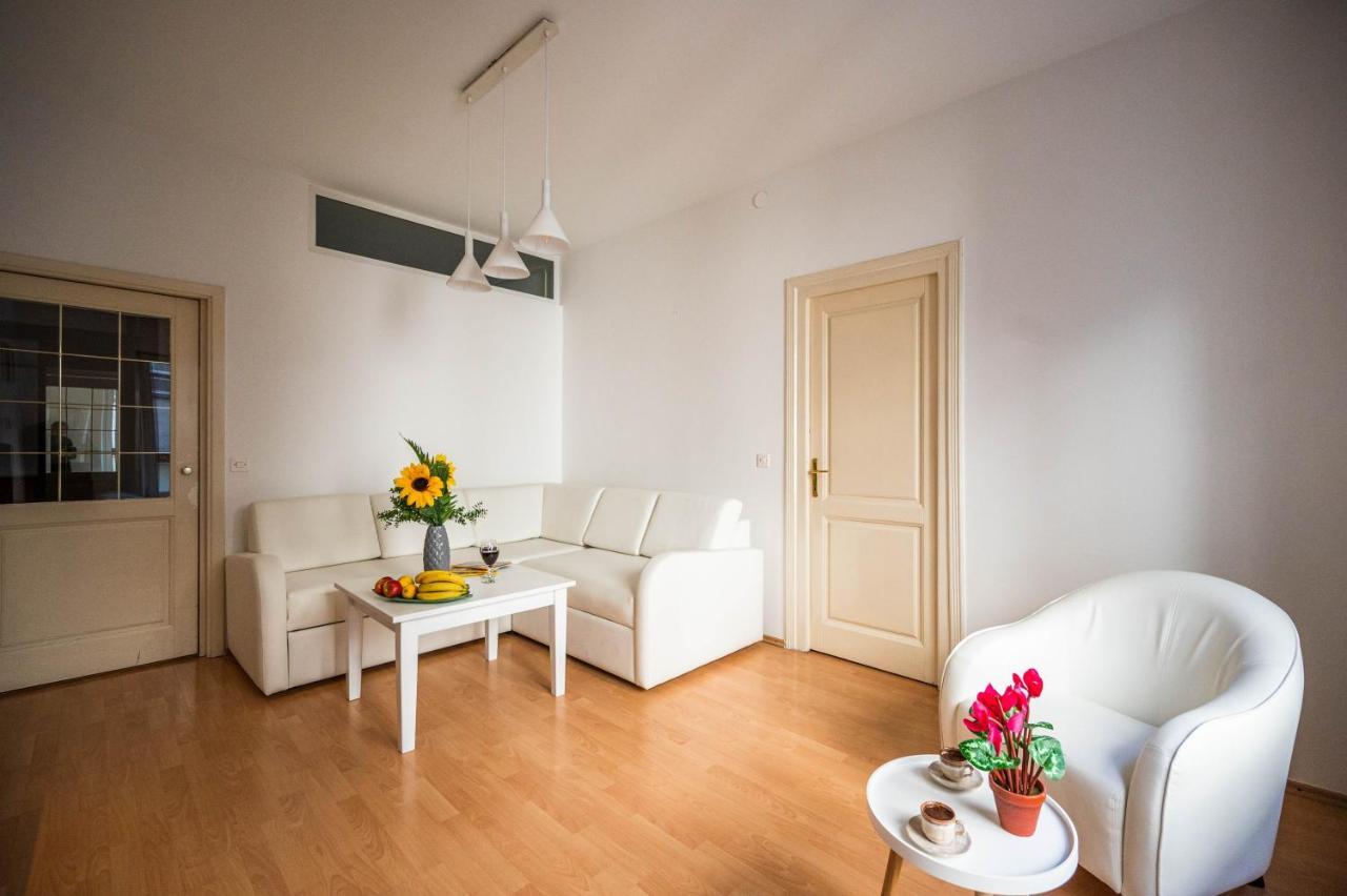 Bright And Modern 1Bdr Apartment In The Center Сараево Екстериор снимка